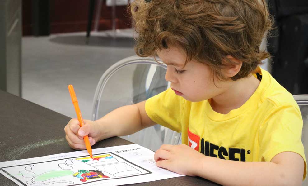 Animated coloring workshop in Jardin d'Acclimatation
